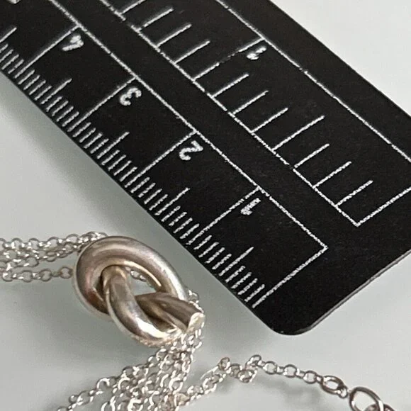 925 Silver Modernist Knot Design Pendant &amp; Chain - Picture 7 of 7